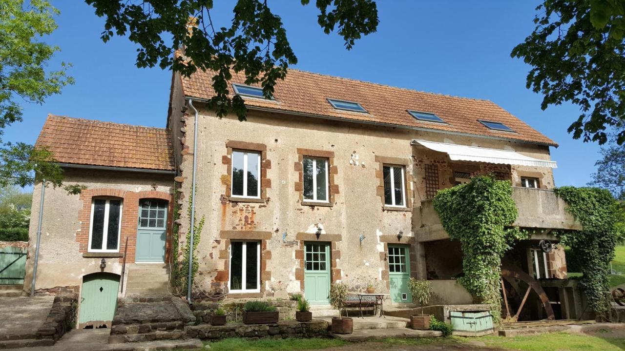 Le Moulin Du Cluzeau Bed & Breakfast Chaillac Bagian luar foto