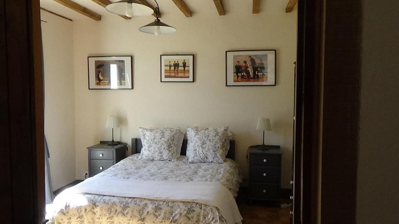 Le Moulin Du Cluzeau Bed & Breakfast Chaillac Bagian luar foto